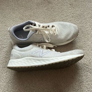 Women’s Cream New Balance Sneaker Size 9.5